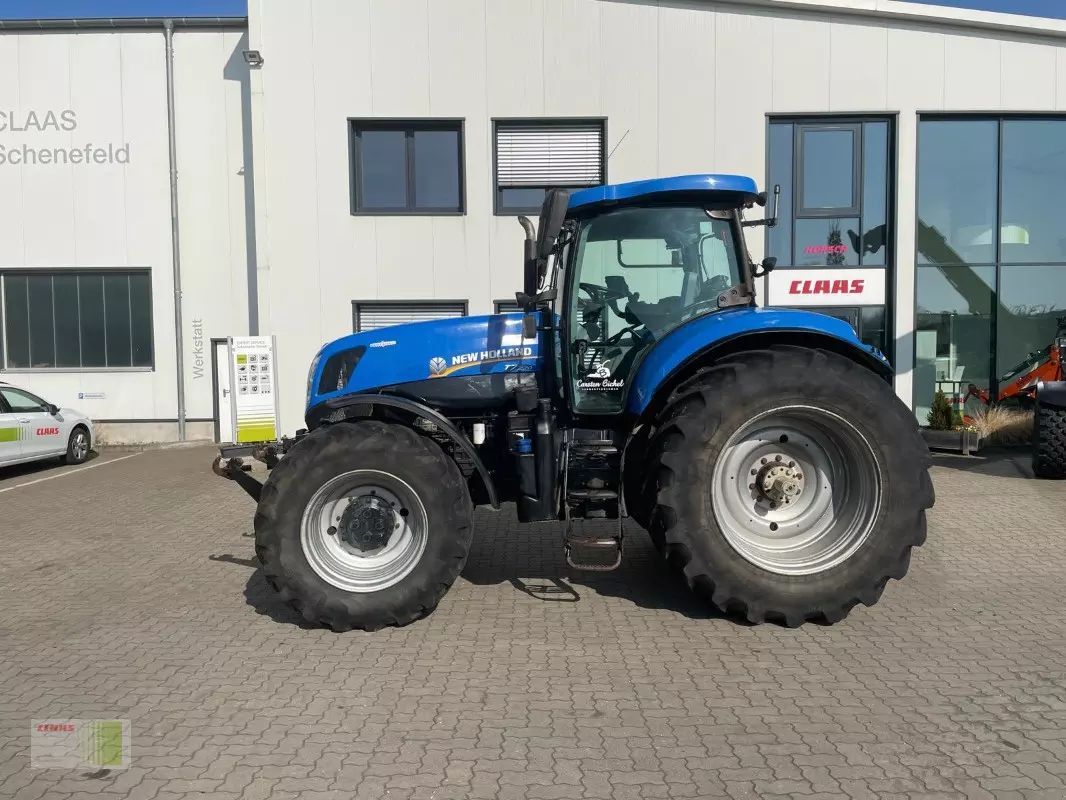 E-FARM: New Holland T7.270 - Tractor - id SHVTEQN - €65,000 - Year of construction: 2015 - Engine hours: 8,412,Engine power (HP): 260,Germany