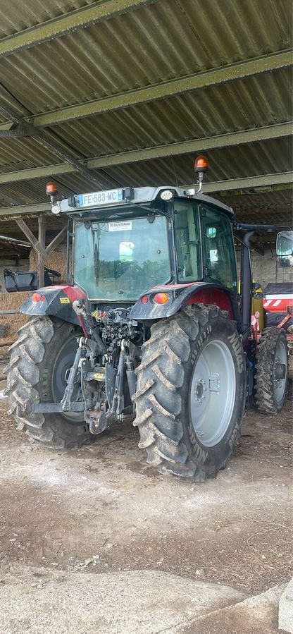 E-FARM: Massey Ferguson 5711 - Traktor - id CNZRPHN - 47 500 € - Rok výroby: 2019 - Hodiny motoru: 2 410,Francie