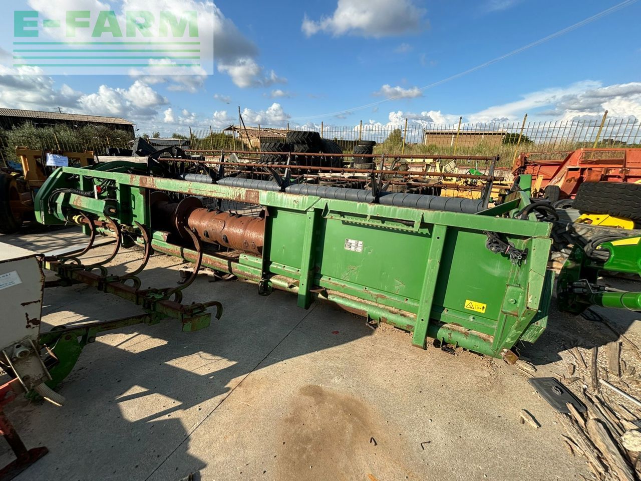 E-FARM: John Deere 618R - Cabezal - id YM96ATV - Italia
