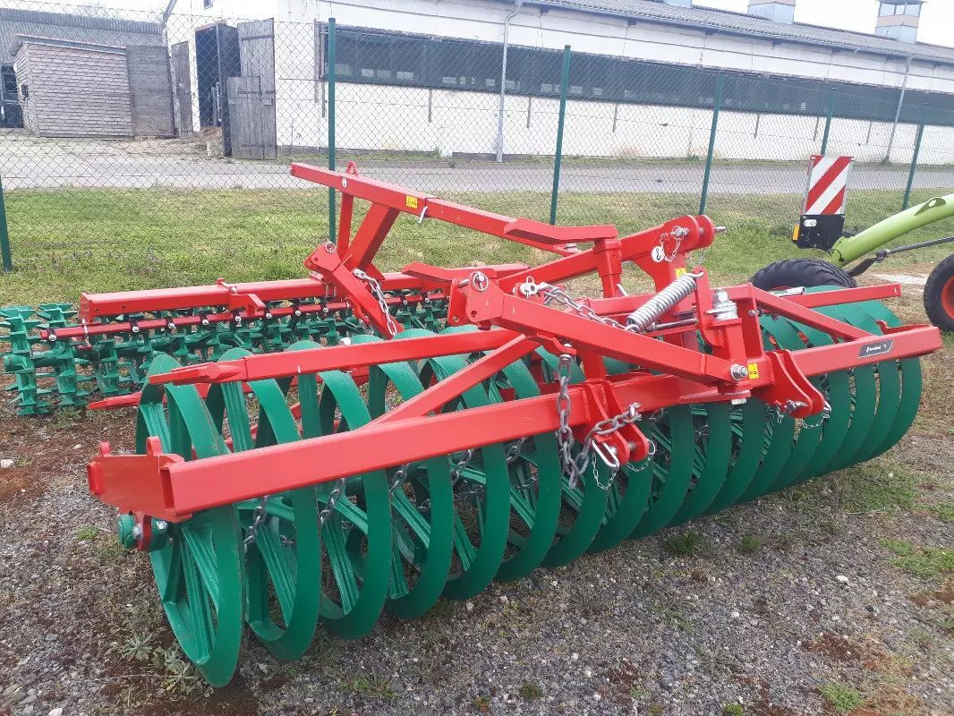 E-FARM: Kverneland WP 330 - Prensas y rodillos - id JTBNWGE - 13.500 € - Año: 2022 - Alemania