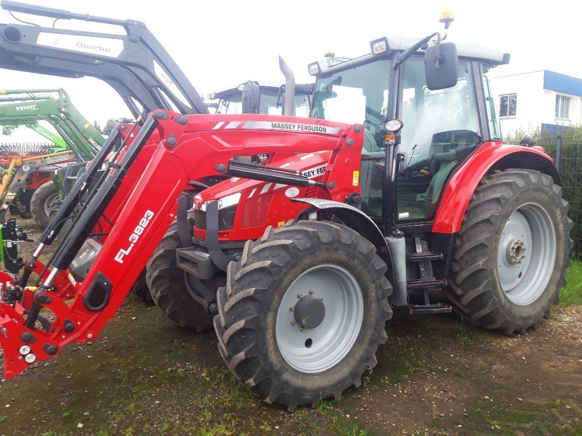 E-FARM: Massey Ferguson 6455 - Trattore - id SBDFMDK - 56.000 € - Anno di costruzione: 2012 - Ore: 4.990,Potenza del motore: 115,Francia
