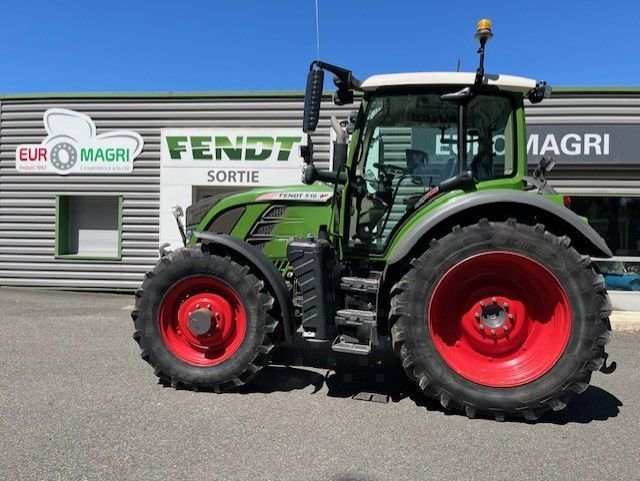 E-FARM: Fendt 516 Vario - Tracteur - id EMLQUDM - 97 000 € - Année: 2018 - Lecture du nombre d'heure: 4 326,Puissance du moteur (chevaux): 160,France