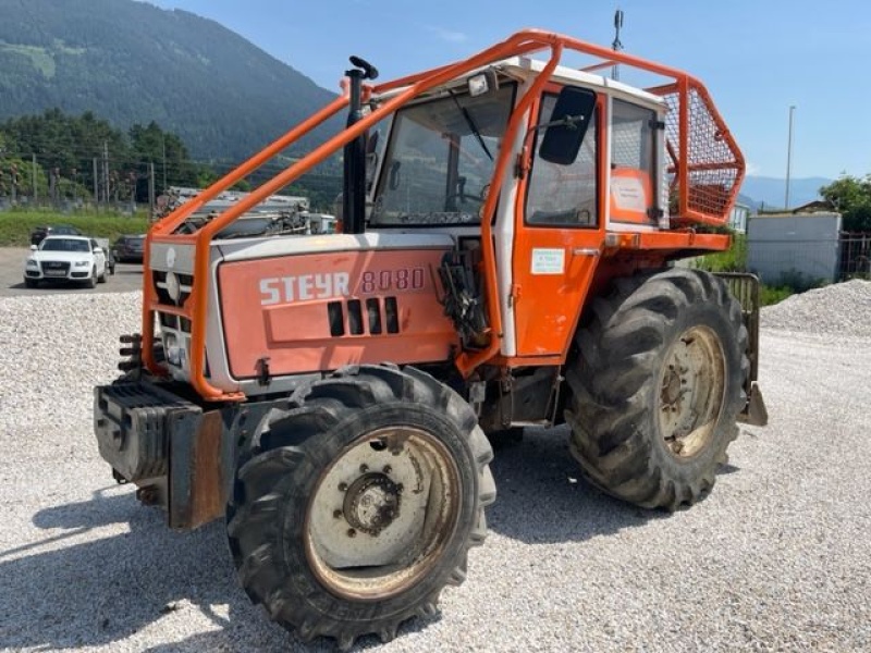 Steyr 8080 tractor €16,805