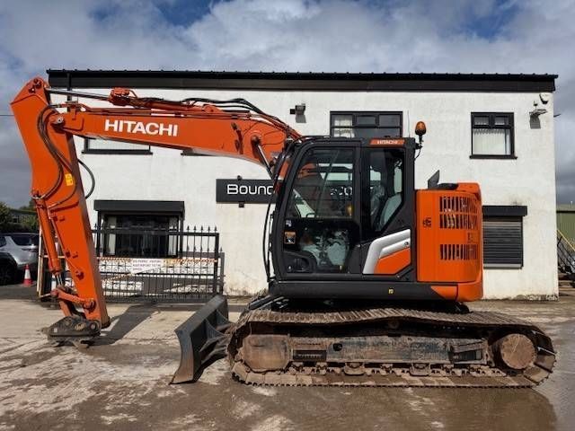 E-FARM: Hitachi zx 135 usbl-7 - Crawler excavator - id INJNQMH E-FARM: Hitachi zx 135 usbl-7 - Crawler excavator - id INJNQMH