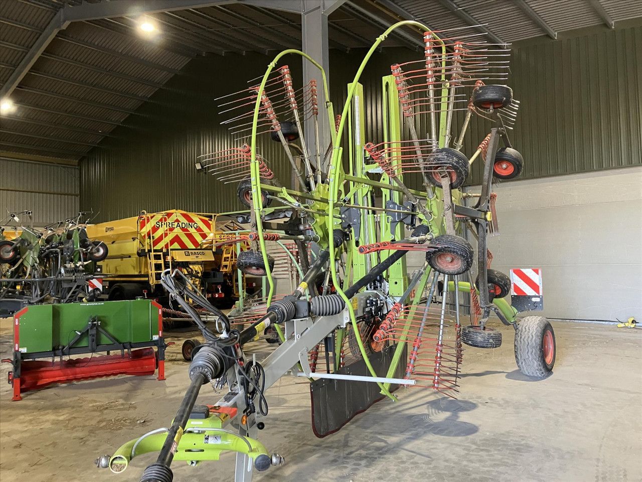 E-FARM: Claas Liner 2900 - Faneuse - id M8XKIRG - 19 316 € - Année: 2020 - Royaume-Uni