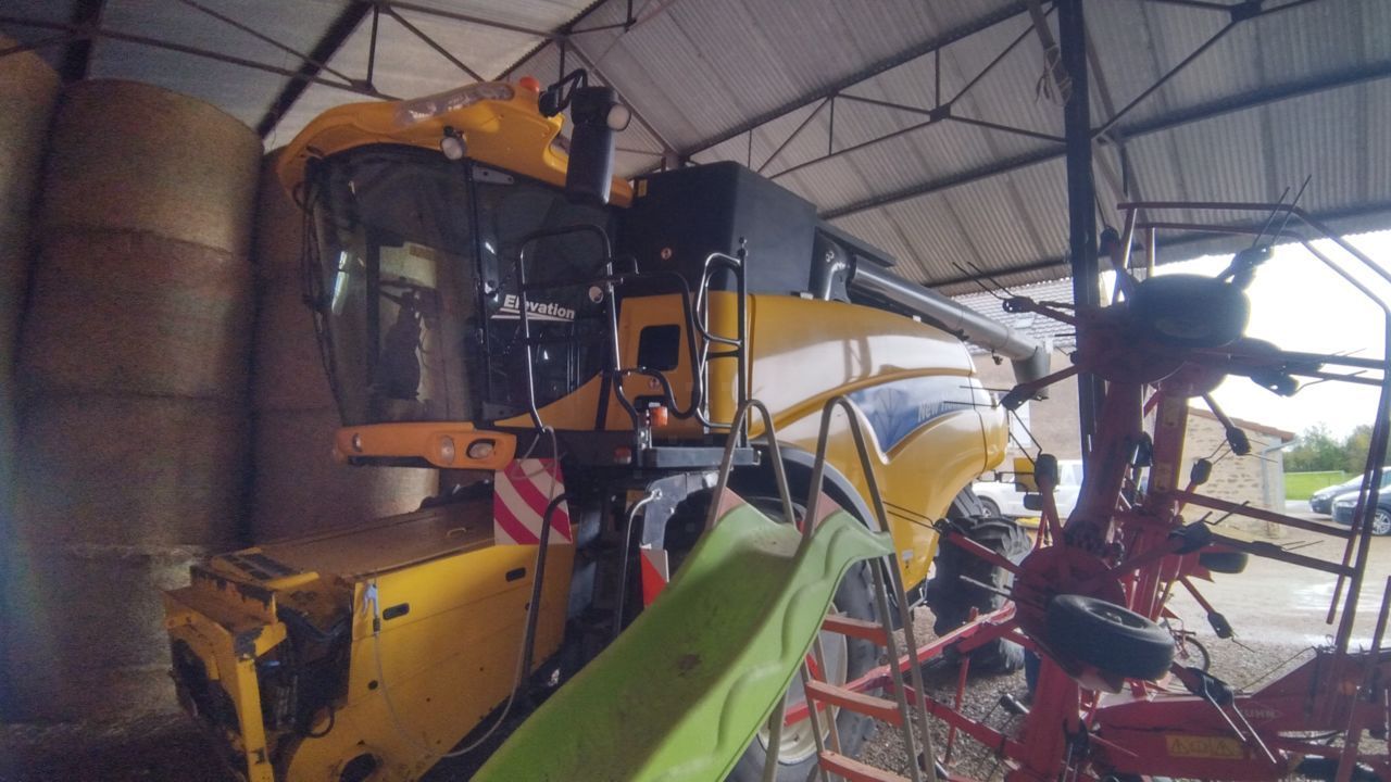 New Holland CR 9070 Elevation Žitni kombajn 90.000 €