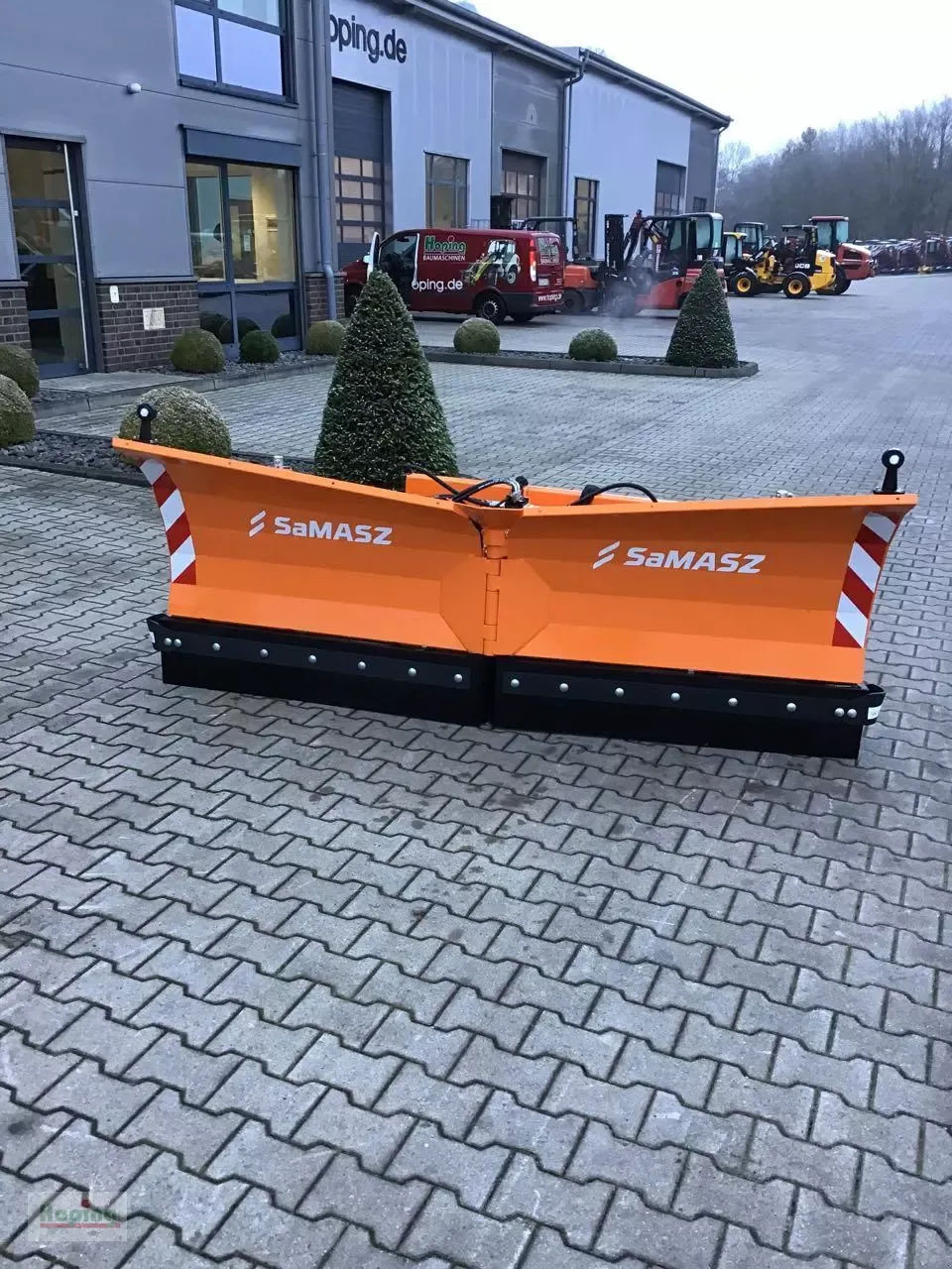 E-FARM: SAPHIR psv251 - Kommunaltechnik - id JUJE8QE - 5.600 € - Baujahr: 2022 - Deutschland