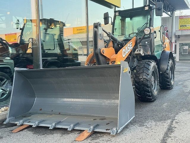 E-FARM: Case IH 121f radlader allrad baumaschine neuwertig - Ładowarka kołowa - id EA4V4F9 - 31 092 € - Rok produkcji: 2019 - Motogodziny: 2720,Moc silnika: 65,Niemcy