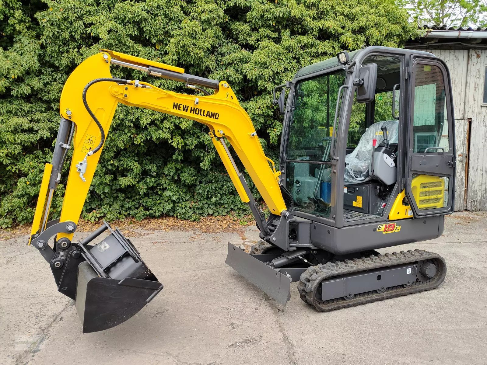New Holland e19c Excavadoras otras 26.000 €