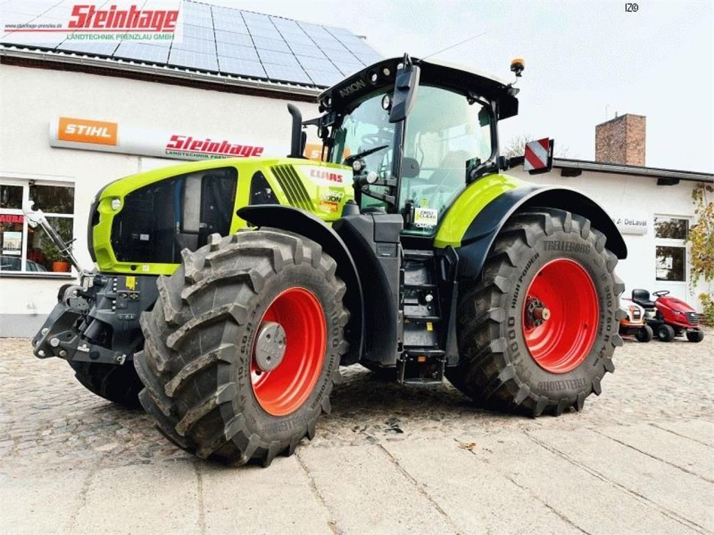 Claas Axion 960 Tractor €216,000