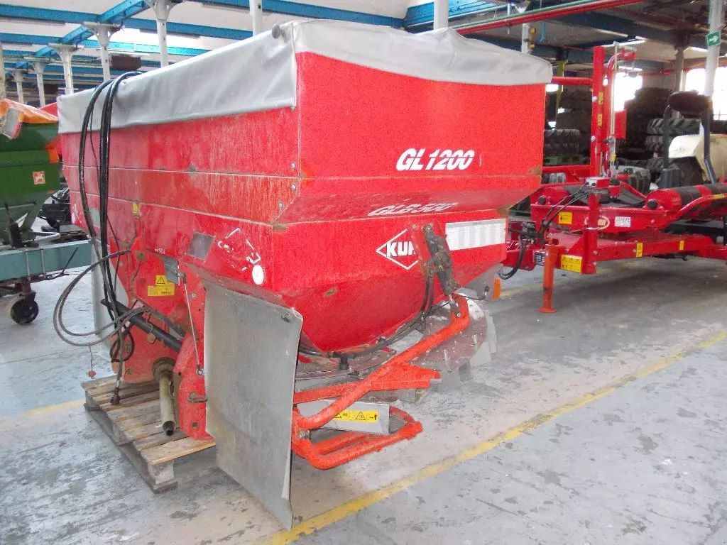 E-FARM: Kuhn mds 1141 - Epandeur d'engrais - id DRPEFWV - Année: 2002 - France