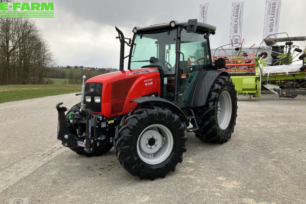 Massey Ferguson 2435 tractor €32,655
