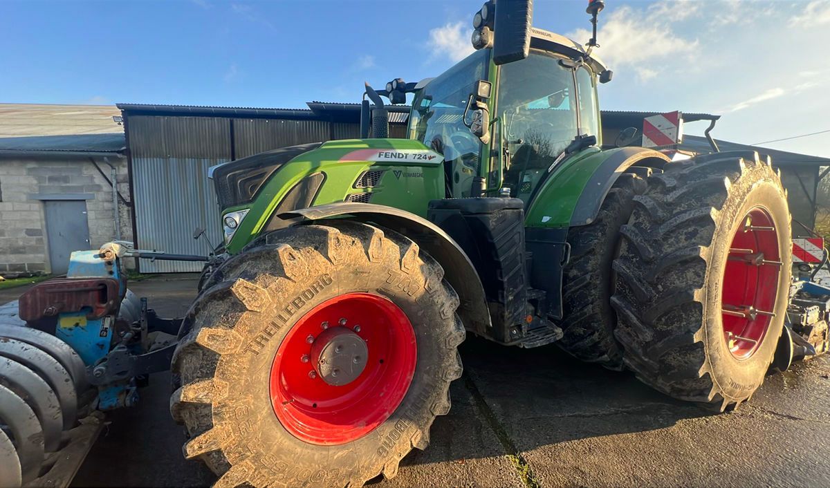 Fendt 724 Vario Profi+ Tractor €150,000