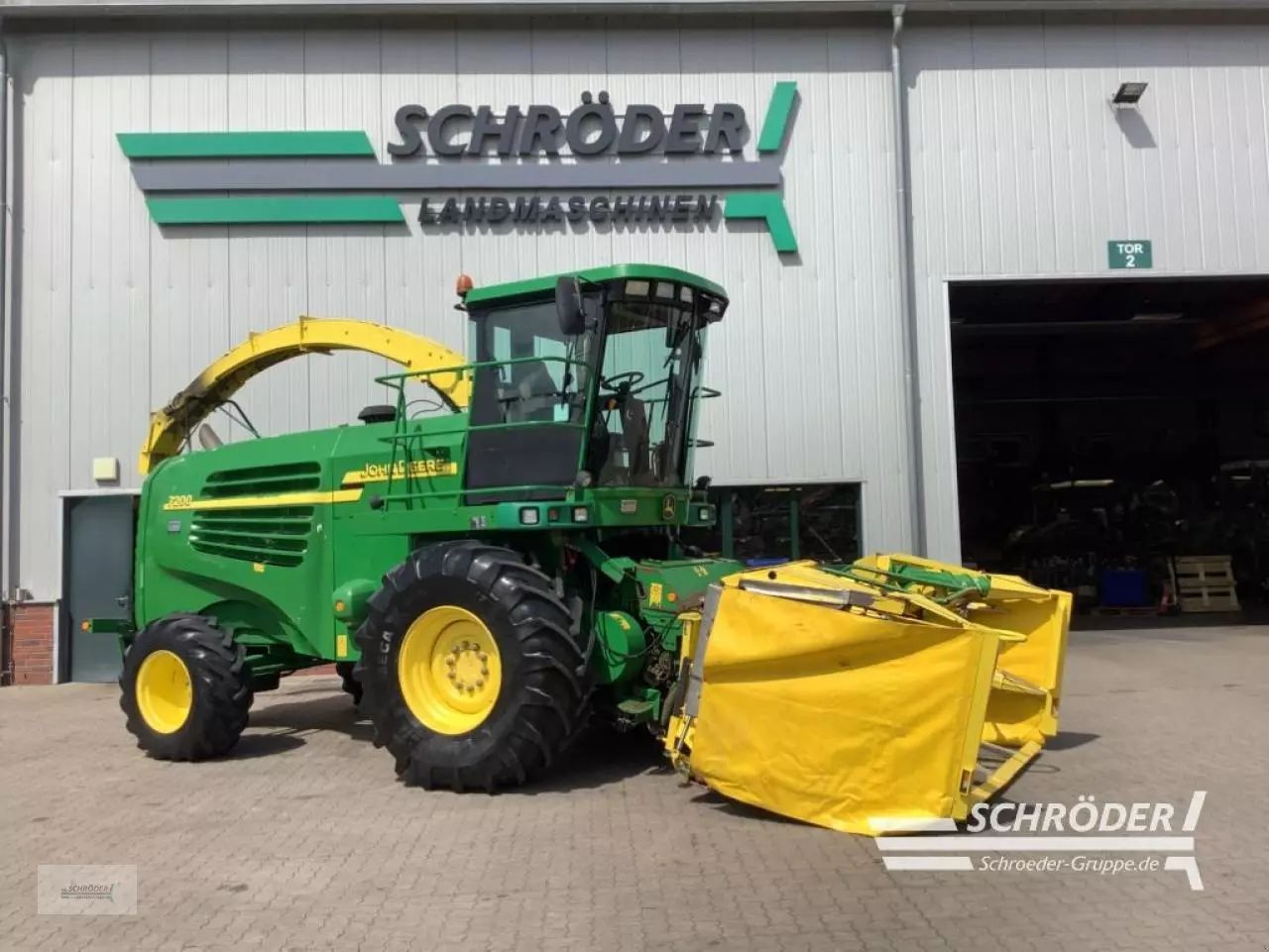 E-FARM: John Deere 7200 - Self propelled forage harvester - id QCFR8GF - €44,500 - Year of construction: 2005 - Engine hours: 3,300,Germany