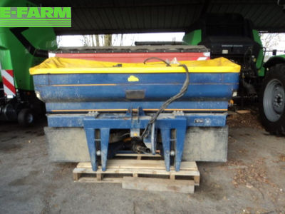 E-FARM: Bogballe m2w qz - Fertiliser spreader - id GSHQTFH - €5,500 - Year of construction: 2009