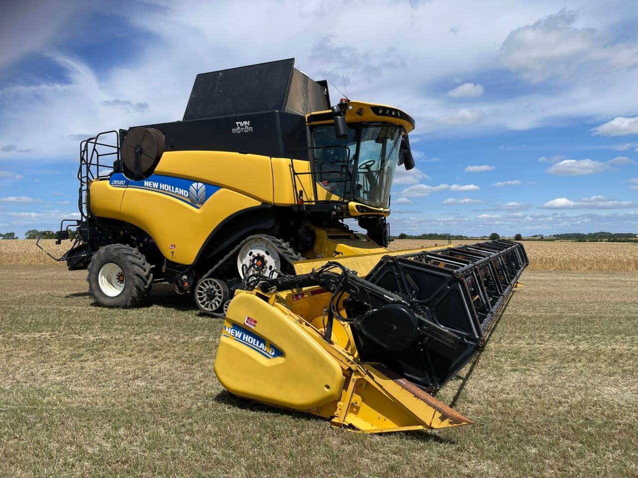 E-FARM: New Holland cr9.80 - Moissoneuse-batteuse - id XGHPB85 - 217 167 € - Année: 2017 - Lecture du nombre d'heure: 1 827,Royaume-Uni