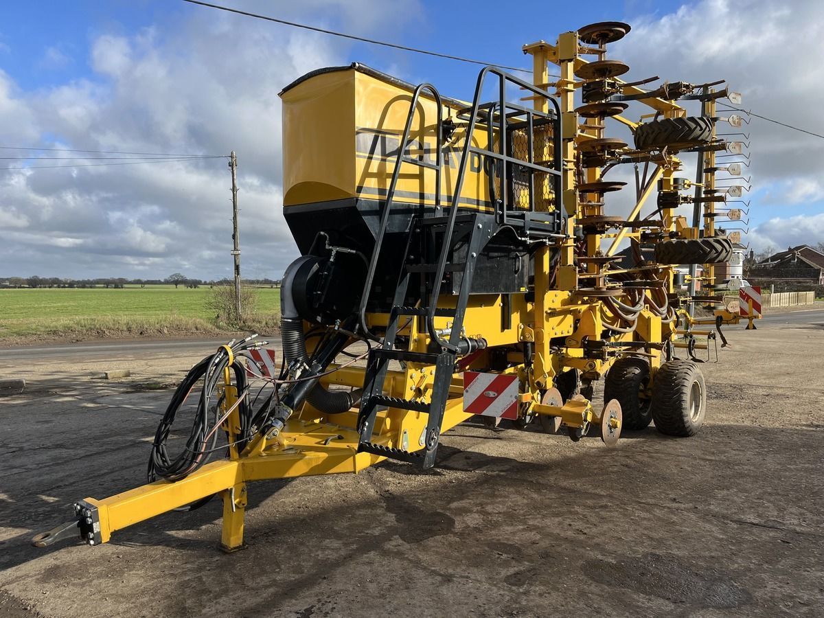 Claydon 8m trailed hybrid Direct Drill €71,650