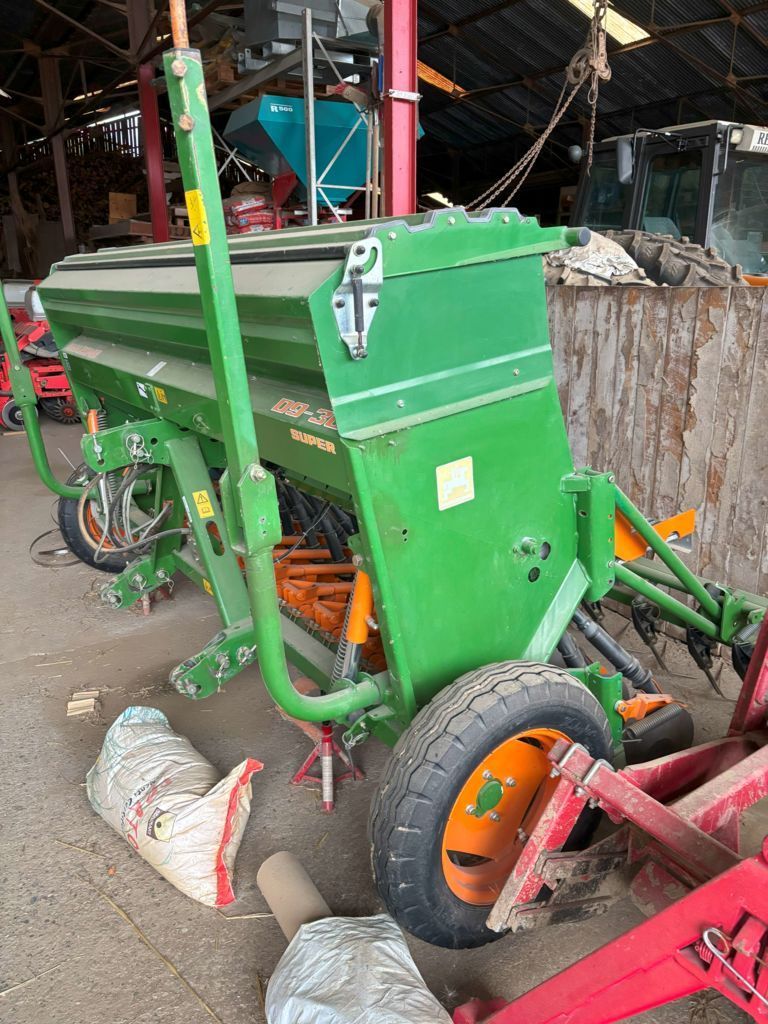 E-FARM: Amazone d9-30 super - Drillmaschine - id Y5WW1MC - 7.200 € - Baujahr: 2004 - Frankreich