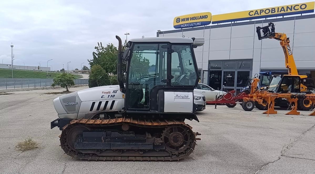 E-FARM: Lamborghini C.110 SIX - Tractor - id XGJQZTL - 38.000 € - Año: 2015 - Horas: 2400,Potencia del motor: 110,Italia