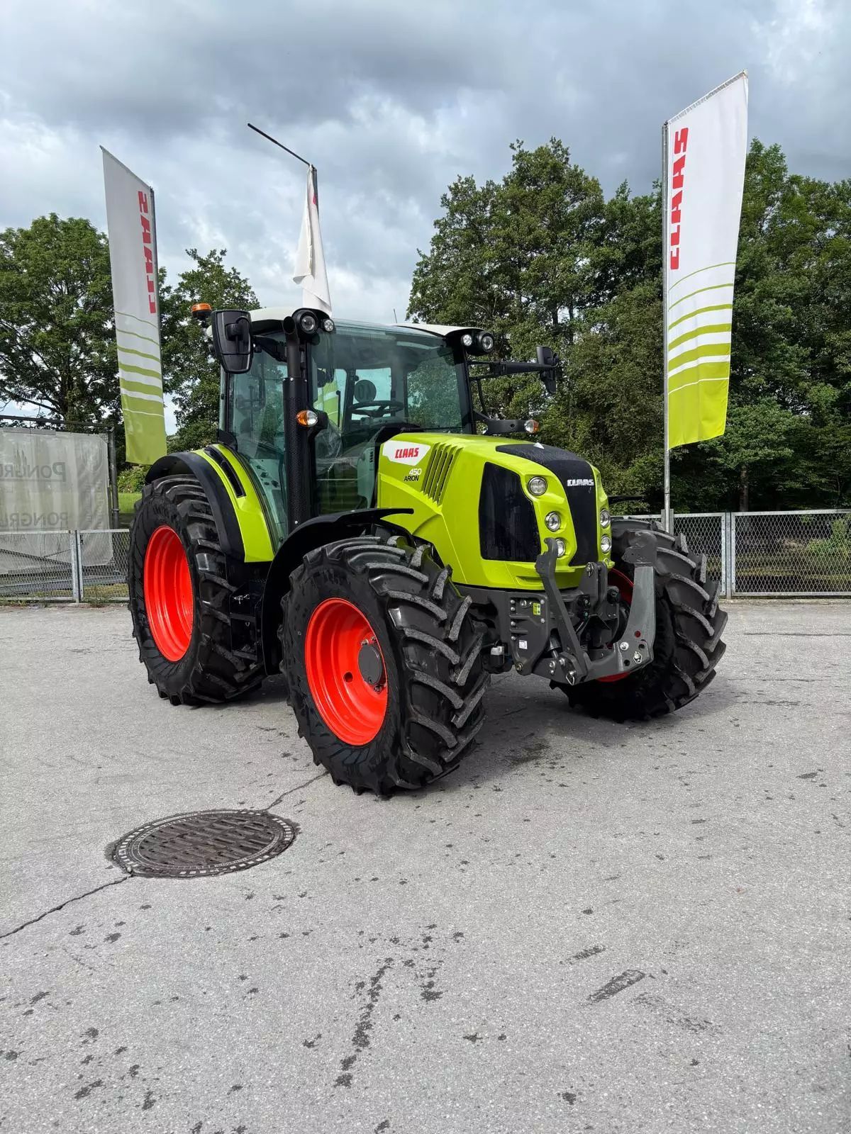 Claas Arion 450 Traktor