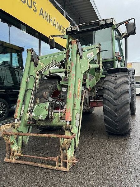 E-FARM: Fendt Xylon 520 - Traktor - id 6RVMBCE - 39.999 € - Baujahr: 2002 - Abgelesene Motorstunden: 17.600,Motorleistung (PS): 110,Deutschland