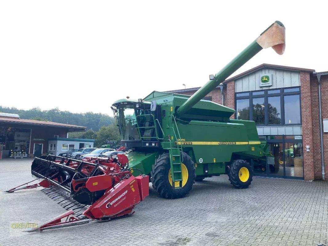 E-FARM: John Deere 2266 - Kombajn zbożowy - id TZZGFLR - 42 500 € - Rok produkcji: 1997 - Motogodziny: 4 325,Moc silnika: 299,Niemcy