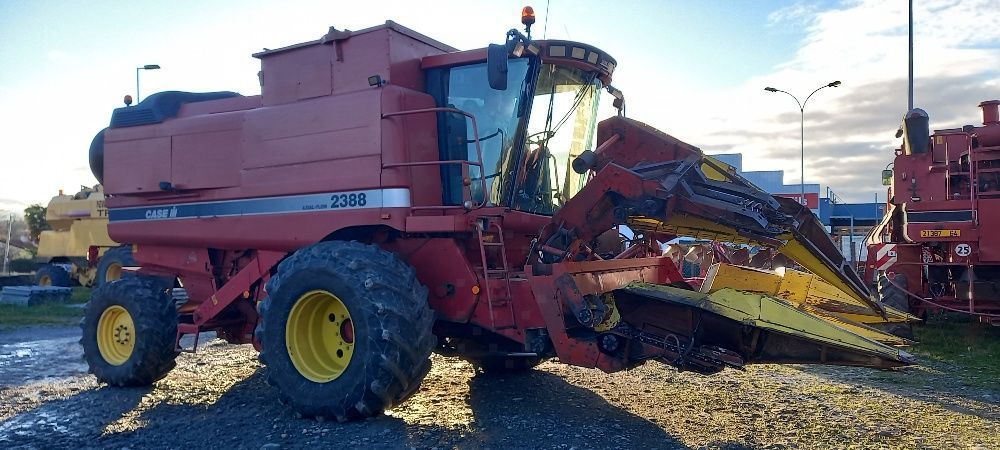 E-FARM: Case IH 2388 - Cosechadora - id APUWIEP - 17.000 € - Año: 1999 - Horas: 7505,Francia