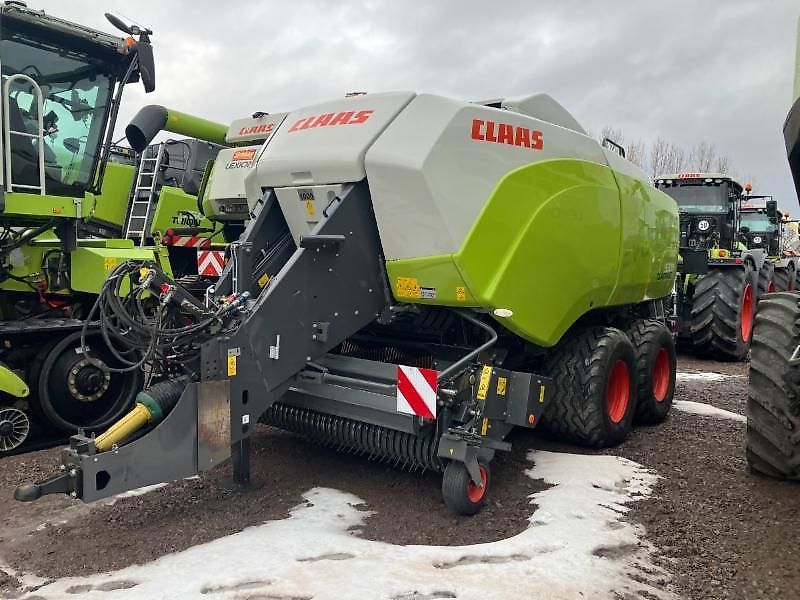 Claas Quadrant 5300 FC Baler