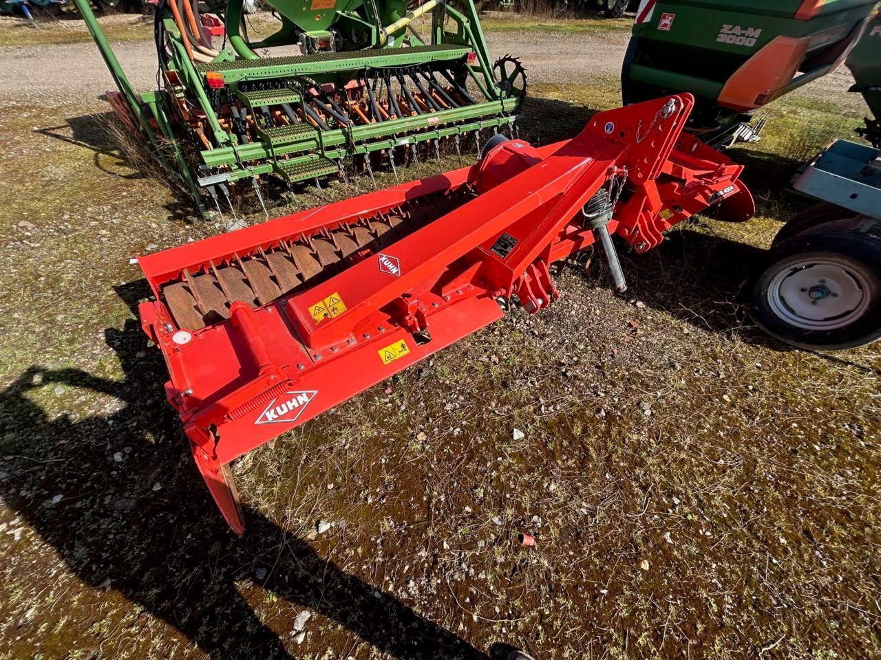 E-FARM: Kuhn HR 4004 D - Herse rotative - id NLB4XJY - 25 500 € - Année: 2022 - France