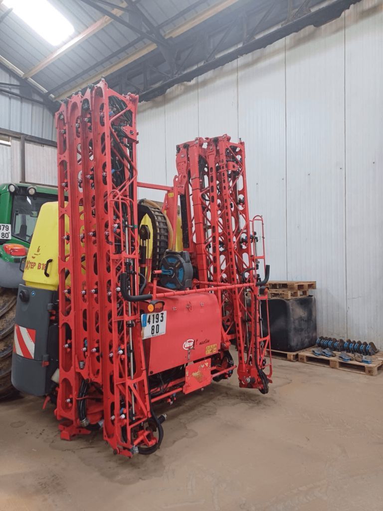 E-FARM: Vicon ixter b18 - Opryskiwacz - id 7BNQLQG - 30 000 € - Rok produkcji: 2015 - Francja