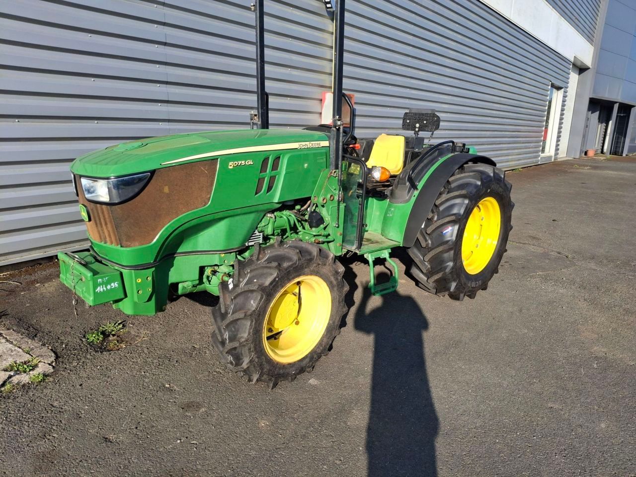 E-FARM: John Deere 5075GL - Traktor - id UAHJEZ4 - 31.000 € - Baujahr: 2018 - Abgelesene Motorstunden: 2.040,Motorleistung (PS): 75,Frankreich