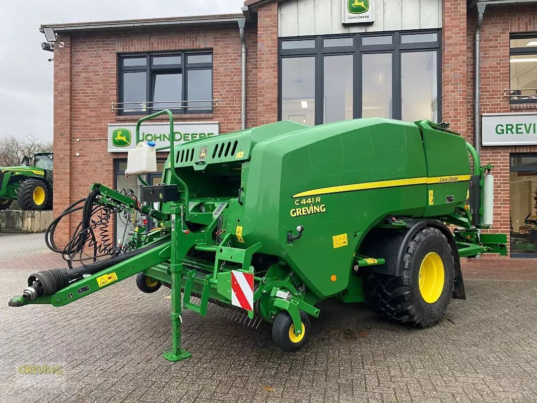 E-FARM: John Deere C441R - Presse à balles - id YWQL217 - 68 500 € - Année: 2022 - Allemagne