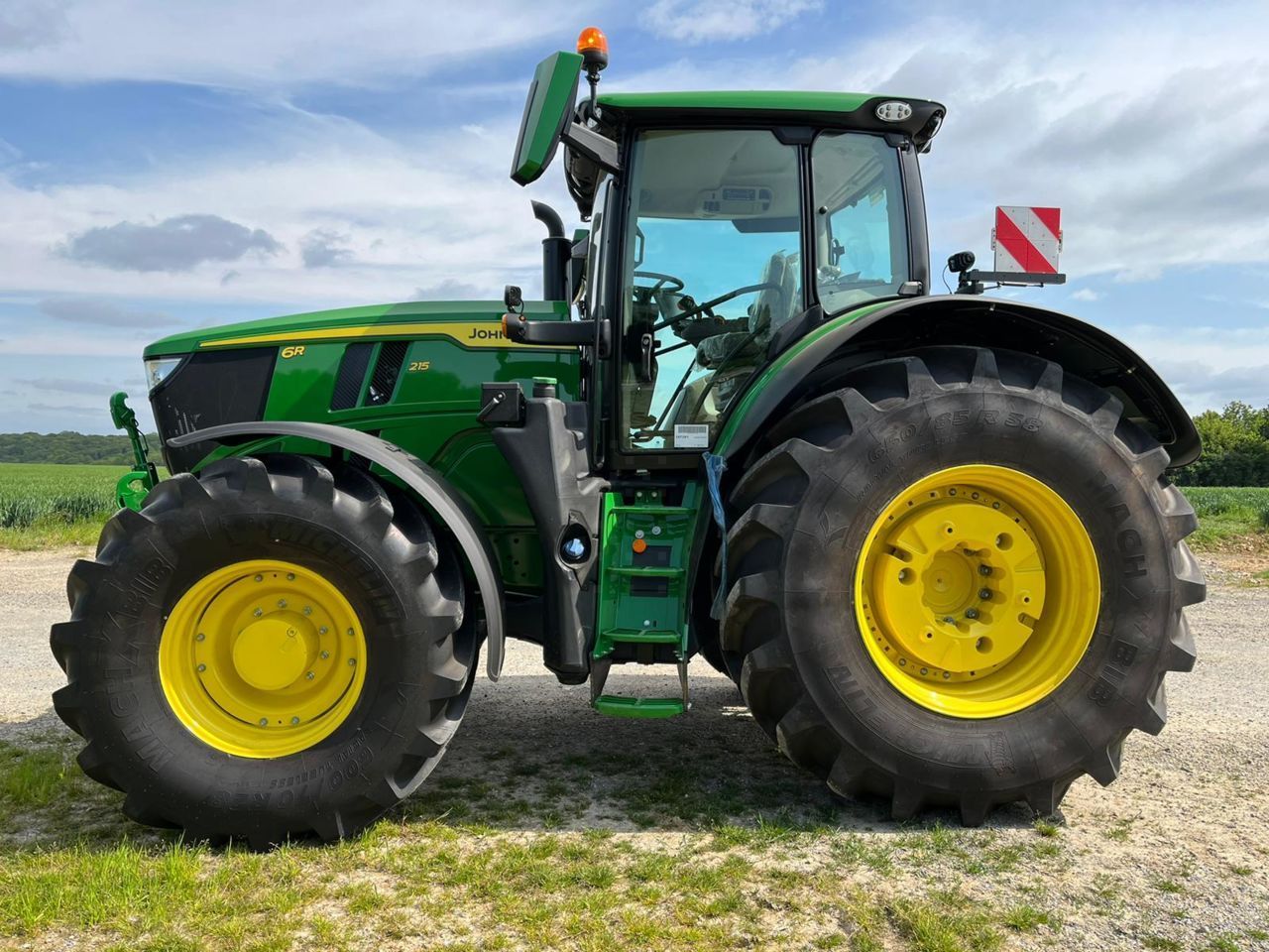 John Deere 6R 215 Tractor €182,000