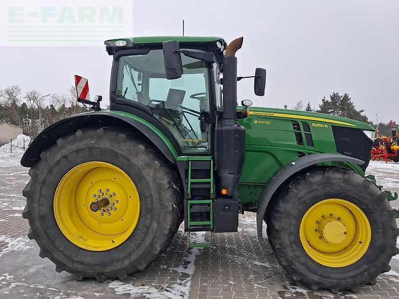 John Deere 6250R Tractor €139,508