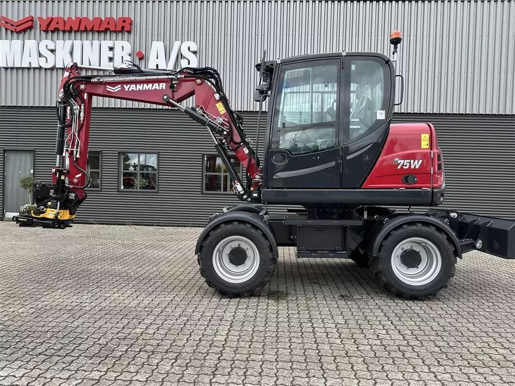 E-FARM: Yanmar b75w - Pelleteuse - id 9MVRQNF - Année: 2024 - Puissance du moteur (chevaux): 73,Danemark