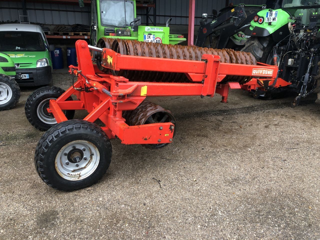 E-FARM: Quivogne rollmot 630 - Presse e rulli - id QIYY6IJ - 6.500 € - Anno di costruzione: 2001 - Francia