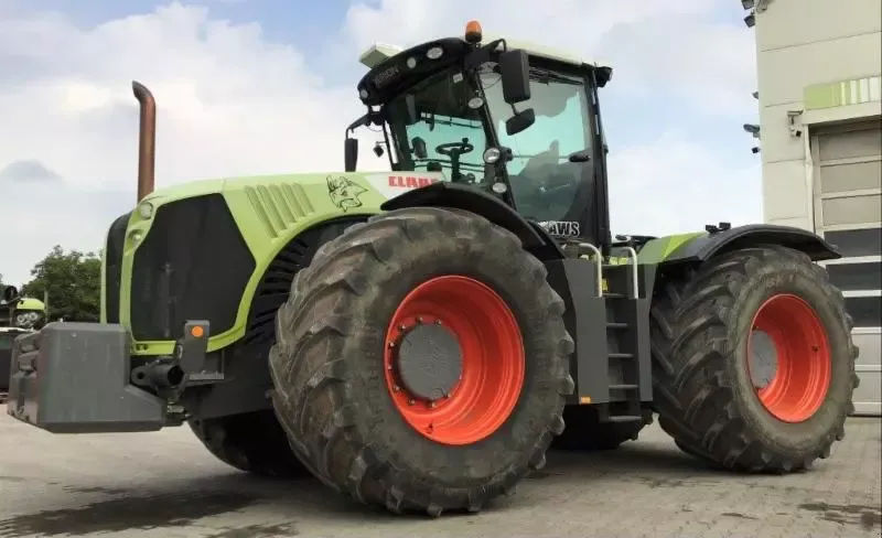 E-FARM: Claas Xerion 5000 TRAC - Τρακτέρ - id JVZFLYC - 105.000 € - Χρονία: 2012 - Μετρητής ωρών: 8.853,Ισχύς κινητήρα: 485,Γερμανία