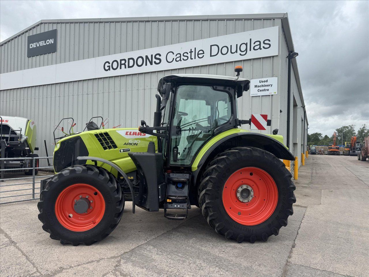 E-FARM: Claas Arion 630 CIS - Traktor - id WLNDSMQ - 52.762 € - Baujahr: 2021 - Abgelesene Motorstunden: 6.700,Motorleistung (PS): 165,Vereinigtes Königreich