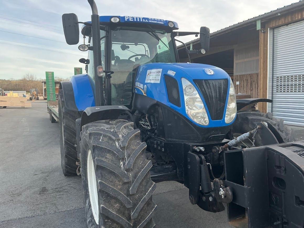 New Holland T7.220 Traktor