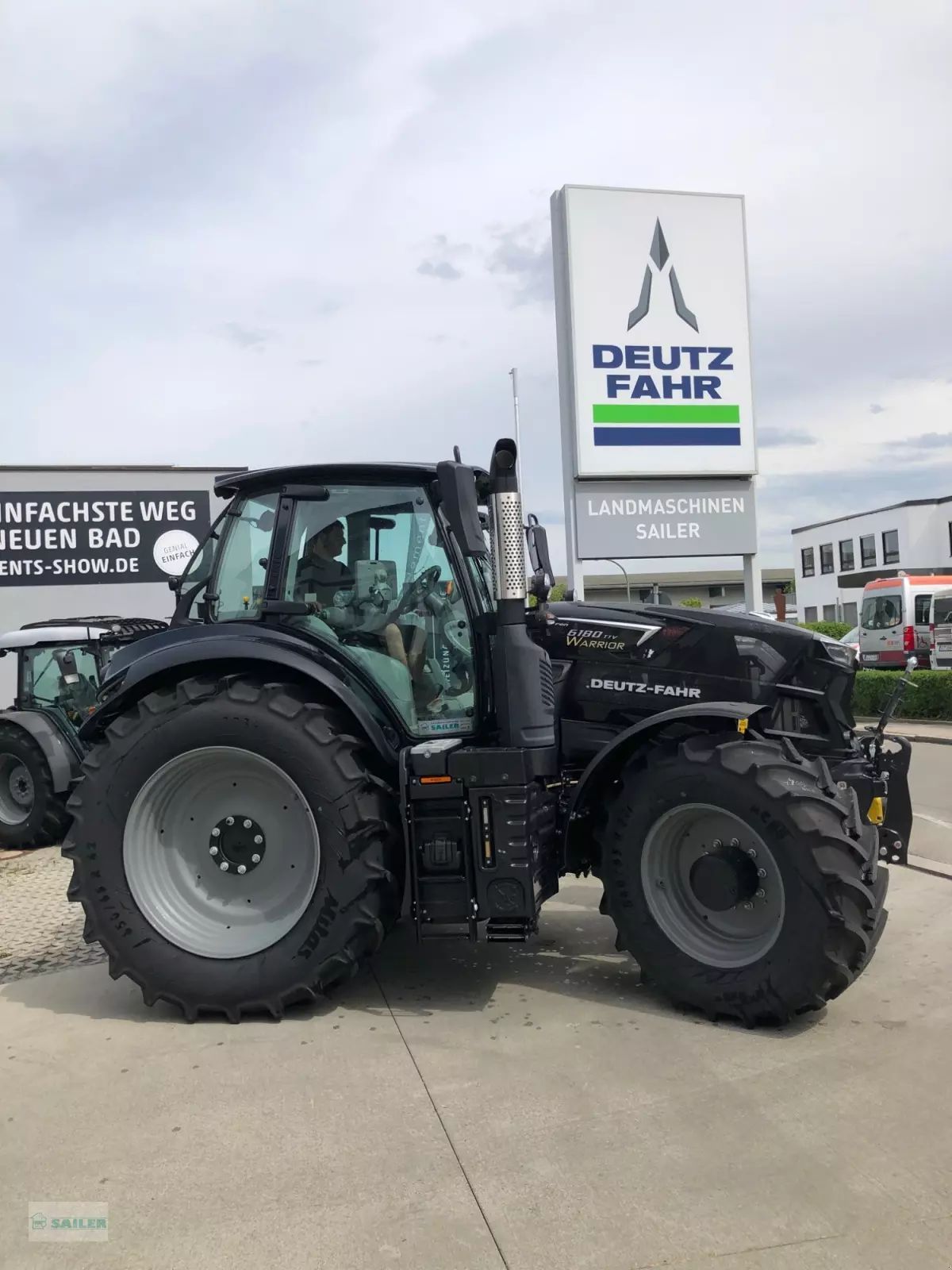 Deutz-Fahr 6180 Tractor €129,000