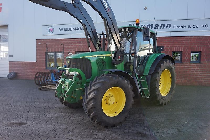 E-FARM: John Deere 6620 Premium - Tracteur - id TNUNI7N - 41 588 € - Année: 2002 - Lecture du nombre d'heure: 10 800,Puissance du moteur (chevaux): 125,Allemagne