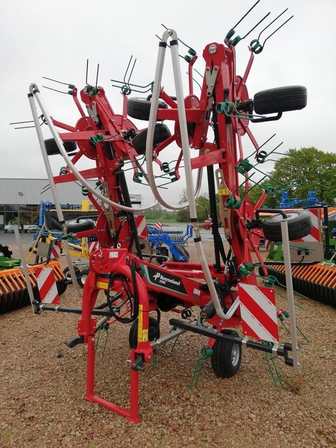 E-FARM: Kverneland 8590 - Tedder - id ASKNDJB - 18.000 € - Año: 2023 - Francia