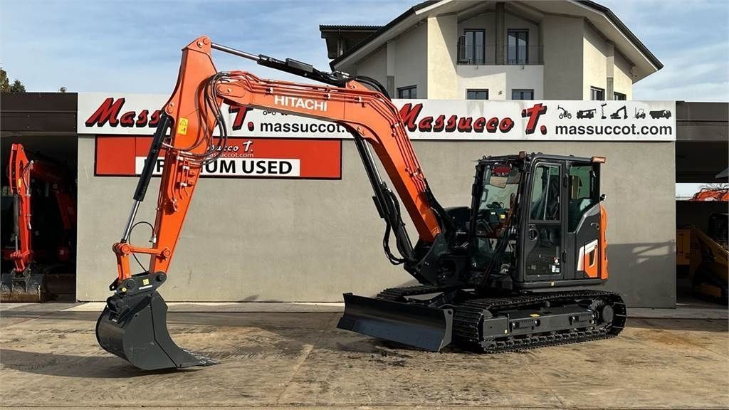 E-FARM: Hitachi zx95usb-7 - Mini escavatore - id LMGJ4EK - Anno di costruzione: 2023 - Italia