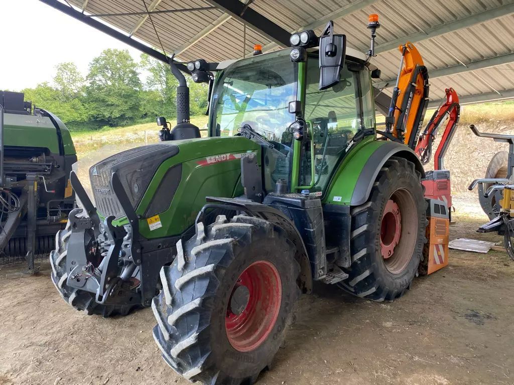 E-FARM: Fendt 313 Vario Power - Tractor - id ISN42TS - 89.000 € - Año: 2022 - Potencia del motor: 133,Francia