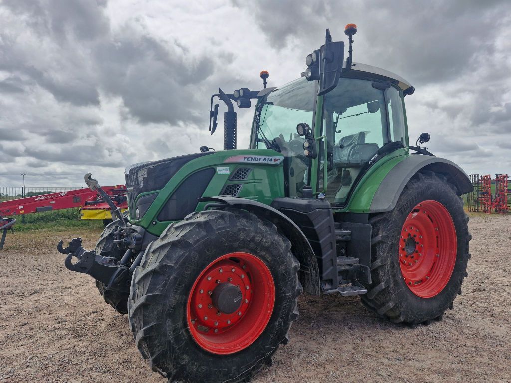 E-FARM: Fendt 514 Vario Power - Tracteur - id WJKIKBH - 64 000 € - Année: 2014 - Lecture du nombre d'heure: 7 780,Puissance du moteur (chevaux): 145,France