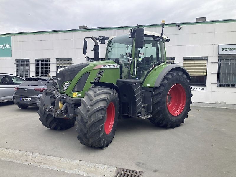 Fendt 724 Vario Profi Plus Tractor 123.900 EUR