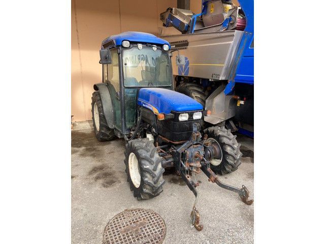 New Holland TN 80 F Tractor