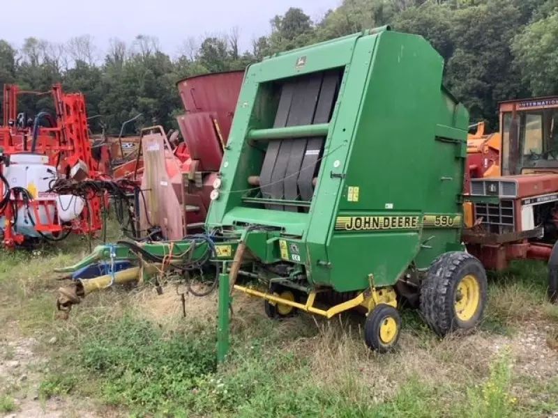 E-FARM: John Deere 590 - Presse à balles - id VFRSDMQ - 7 800 € - France