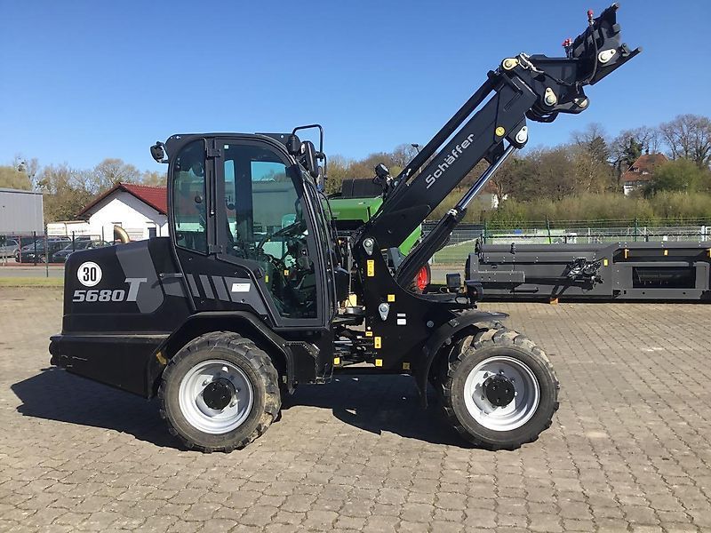 E-FARM: Schäffer 5680t - šarnyrinis krautuvas - id VJQ3H9G - Gamybos metai: 2021 - Variklio darbo valandos: 3 800,Variklio galia (AG): 75,Vokietija