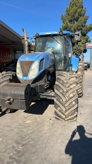 E-FARM: New Holland T7060 - Tractor - id VHKNTMR - Año: 2011 - Potencia del motor: 260,Italia